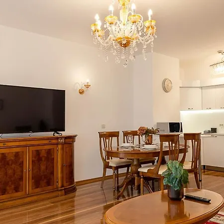 2br Seaside Escape With Parking At Port Palace By Flat Mаnager Апартамент